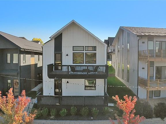 3rd image of 2237 Tracy Ave