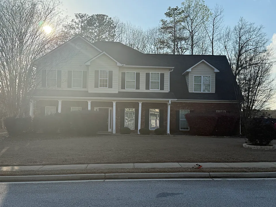2104 Ginger Estates Dr NE