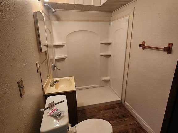 5th image of 500 Glendale St