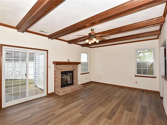 5th image of 636 Sedgefield Ct