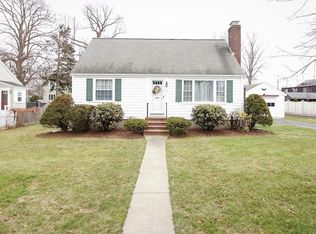 4 Salt Wall Ln, Salem, MA 01970