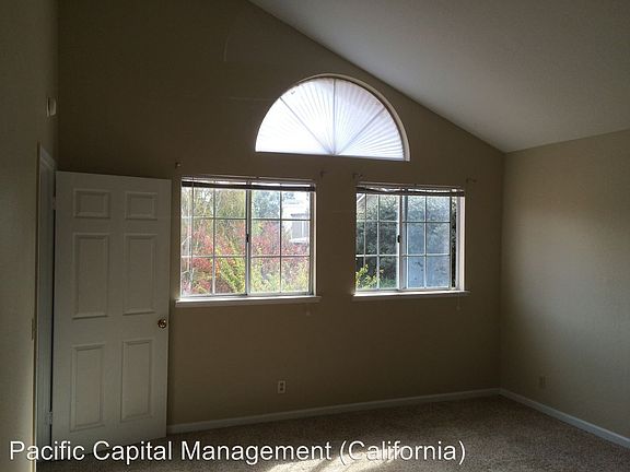 4th image of 844 Clearview Ln