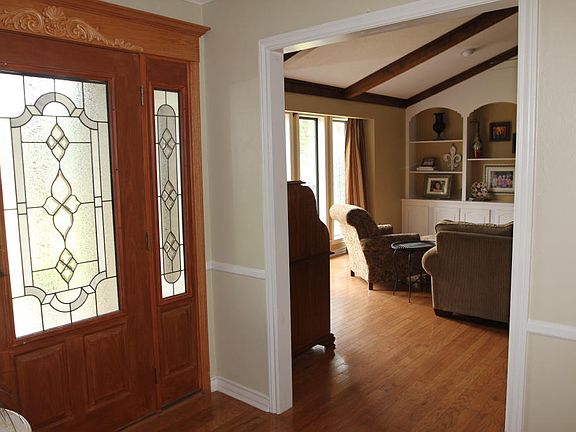 4th image of 65 Sassafras Dr