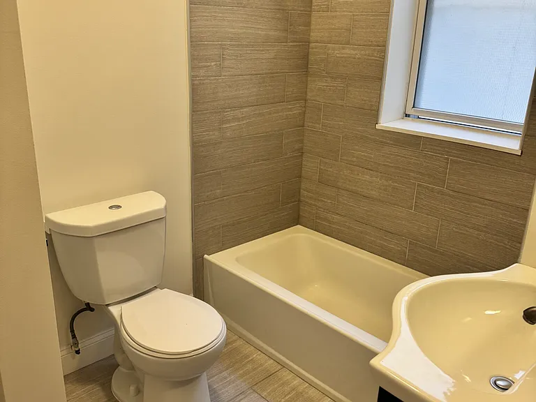 1124 Commonwealth Ave — Photo 181