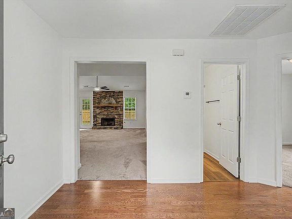 3rd image of 211 W Bridge Dr