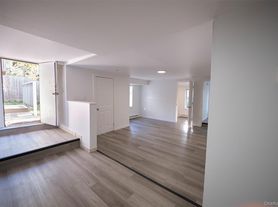 73 E Main St
