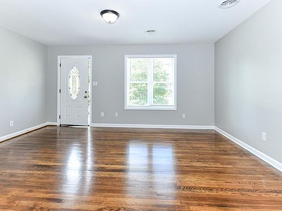 5th image of 1203 Bellevue St