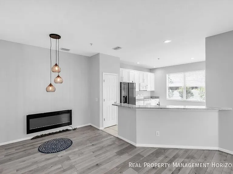 3786 Mahony Ln — Photo 4