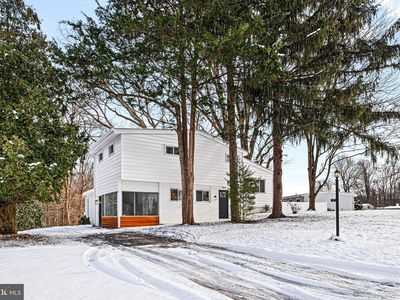 921 Flora Ln, Upper Chichester, PA, 19061