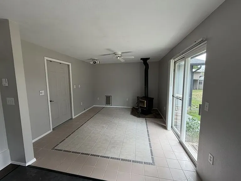 100 W Robert Pl — Photo 8