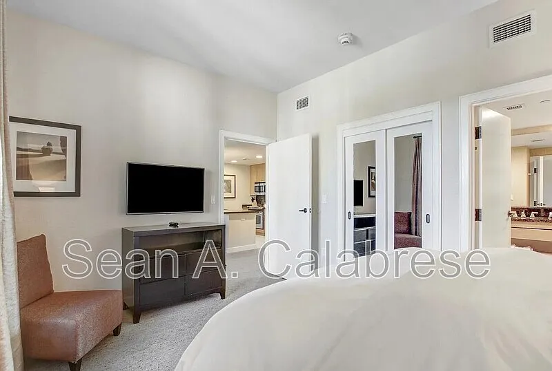 1 bed, 1.0 bath, 771 sqft, $2,176 — Photo 3