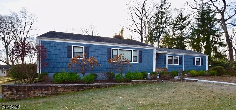3 bed, 2.0 bath, $4,600 — Photo 2