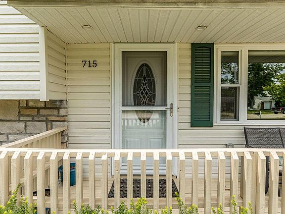 2nd image of 715 Stow Pl