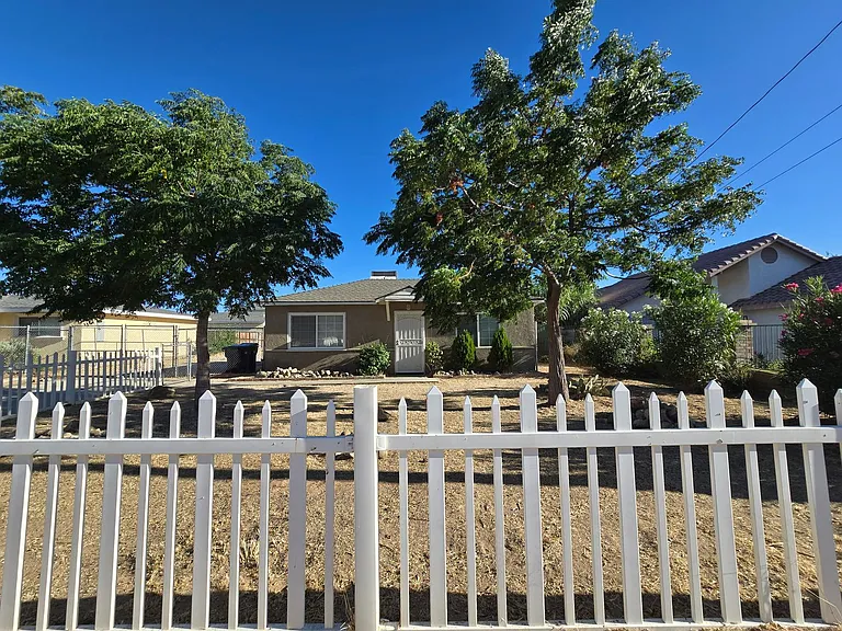 4124 W Avenue L6 — Photo 2