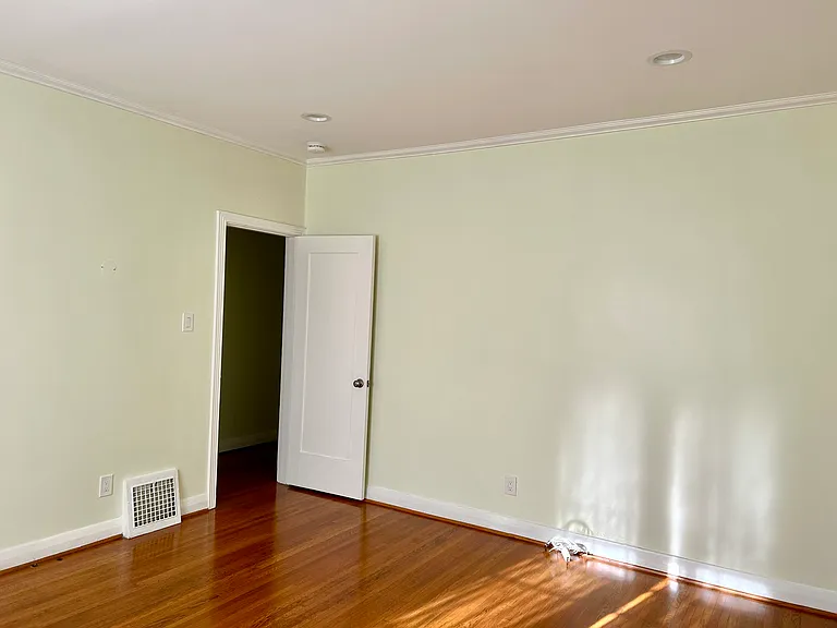 621 S Highland Ave — Photo 12