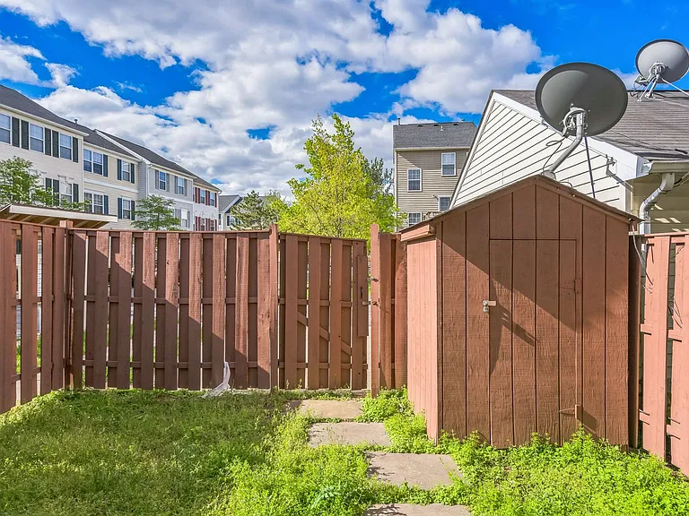 46051 Marble Ter — Photo 17