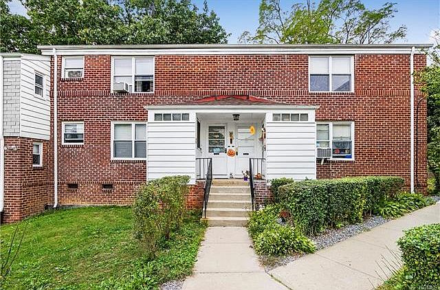 1st image of 90 Spruce St APT 2B