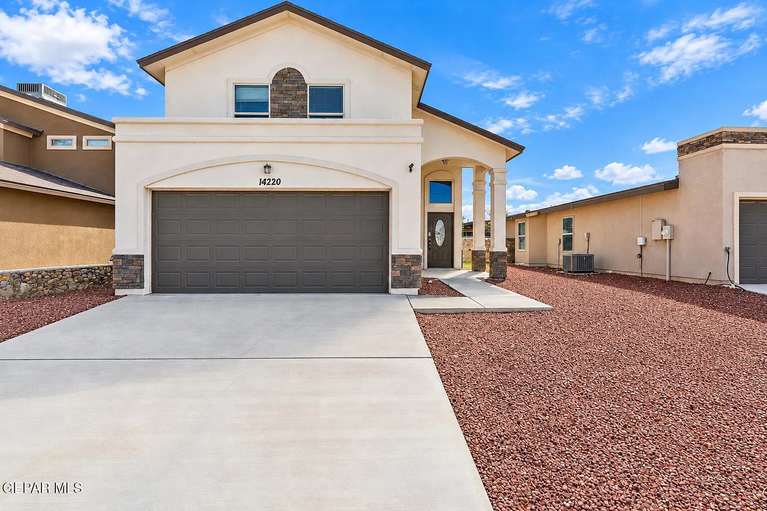 3 bed, 2.5 bath, 1840 sqft, $1,795 — Photo 1
