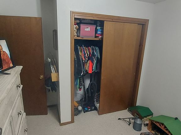 3rd image of 537 E Adams St APT 1