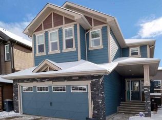 282 N Mountainview Dr, Okotoks, AB T1S0N1
