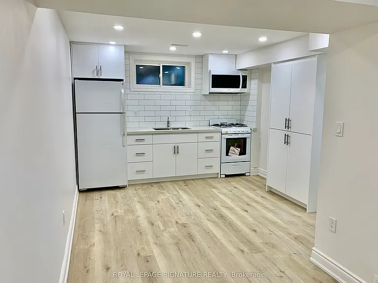 977 Glencairn Ave #4 — Photo 4