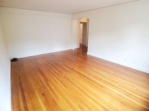 3rd image of 147-08 Bayside Ave #1