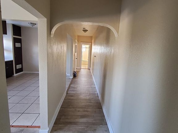 2nd image of 1464 W 35th Pl #1/2
