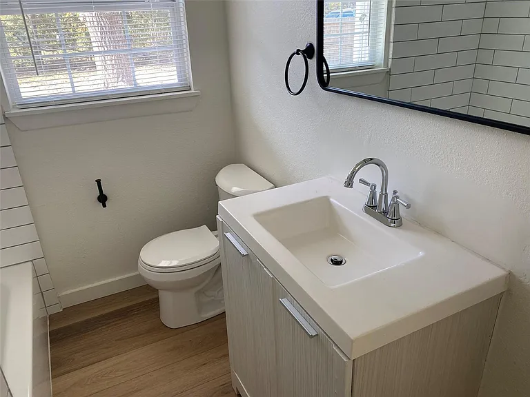 120 Weldon St — Photo 11