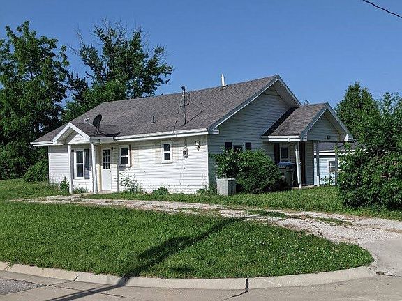4th image of 701 W Cottonwood St
