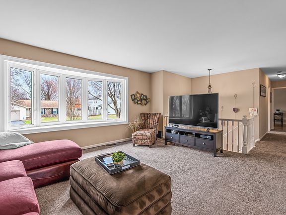 3rd image of 1812 Chandler Ave