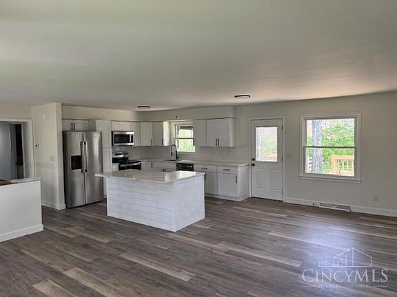 3rd image of 1138 Fox Run Rd