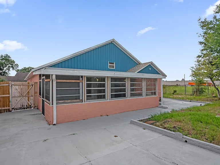 1005 Delnova Ln — Photo 26