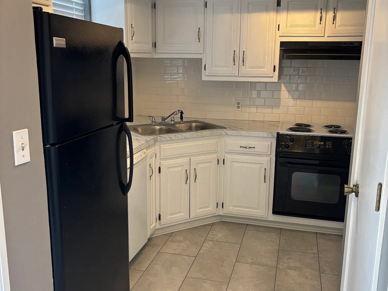 2 bed, 1057 sqft, $1,200 — Photo 3