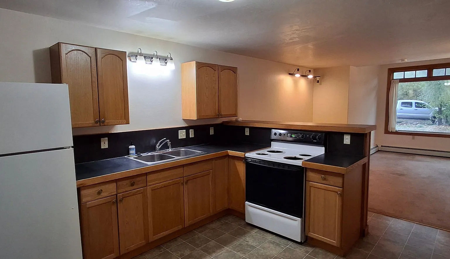 808 1/2 W. Denver Ave. — Photo 2