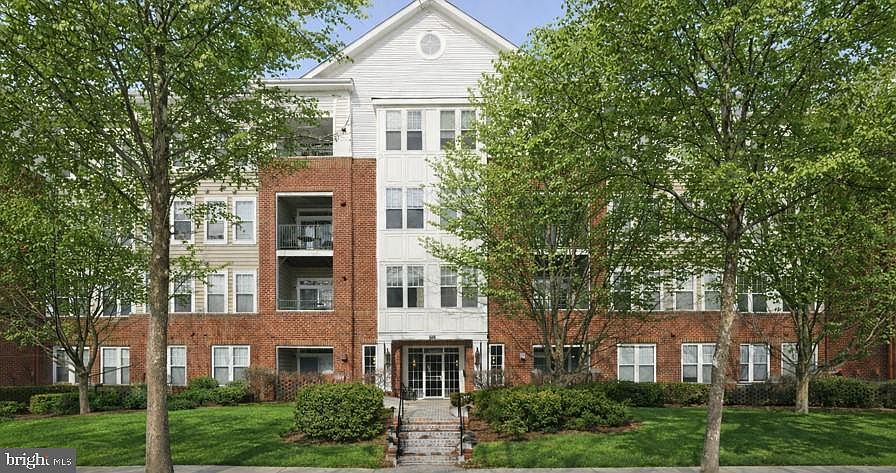 1st image of 501 King Farm Blvd APT 304