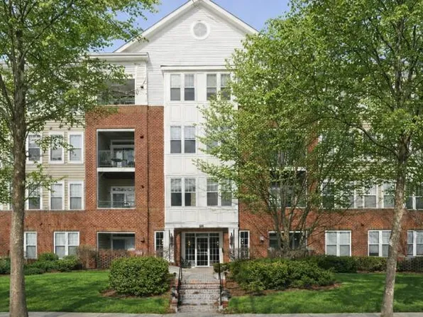 501 King Farm Blvd APT 304, Rockville, MD 20850