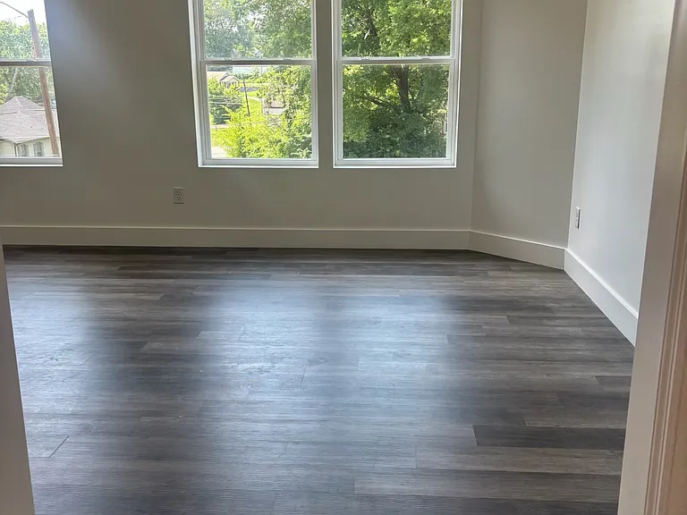 1341 W Baxter Ave — Photo 11