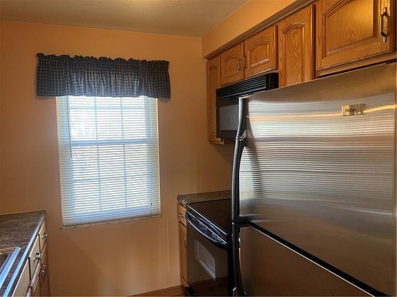 5th image of 321 Bellford Ct