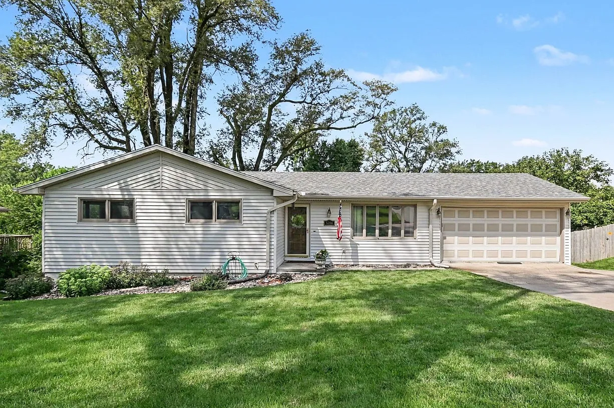 3 bed, 2037 sqft, $2,500 — Photo 1