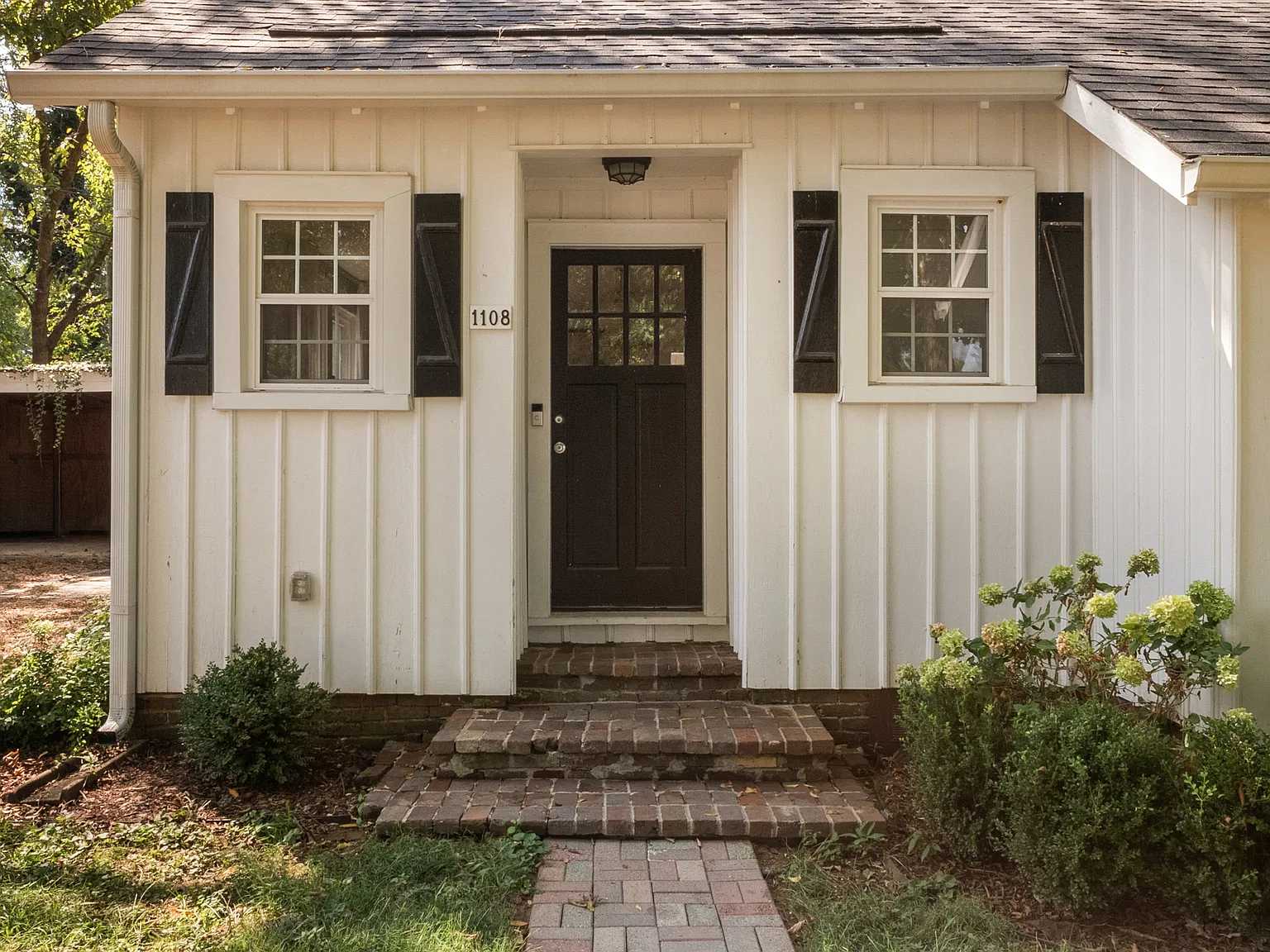 3 bed, 1503 sqft, $2,450 — Photo 2