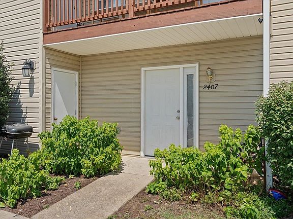 3rd image of 2407 Mosby Ct #12