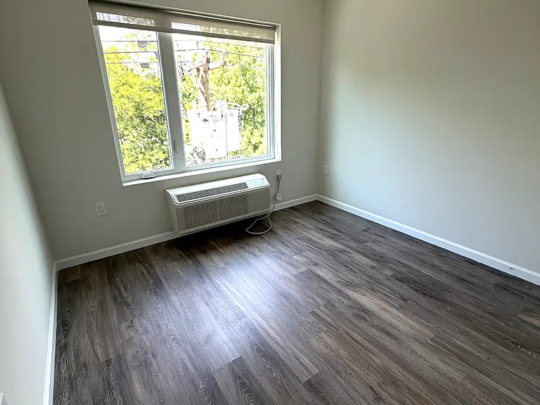 309 Lake St #301 — Photo 4
