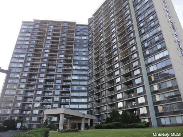 2 Bay Club Drive #15G, Bayside, NY 11360