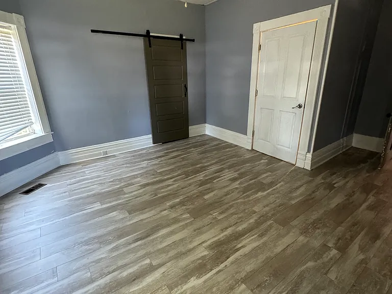 27 Ashland Ave — Photo 13