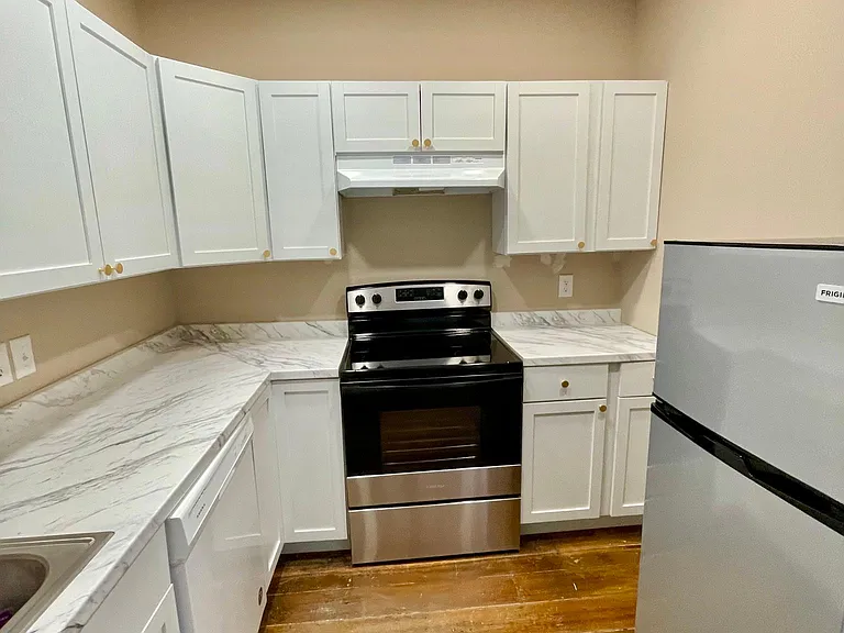 715 W Main St #1 — Photo 6