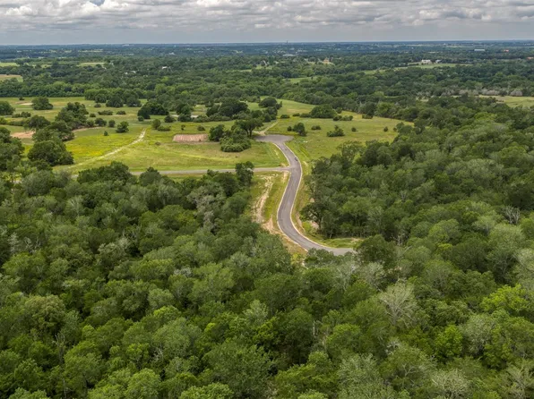 2-19 Prairie Blossom Way, Brenham, TX 77833
