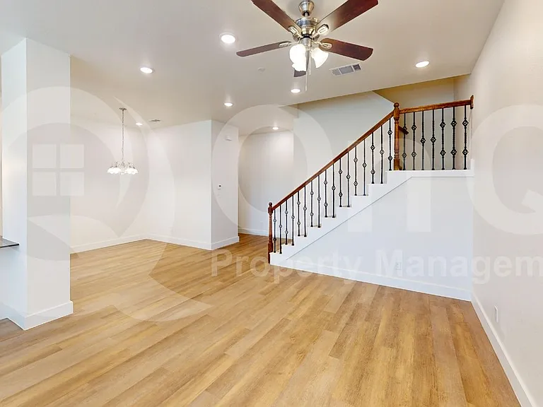 277 Mule Deer Mews — Photo 6