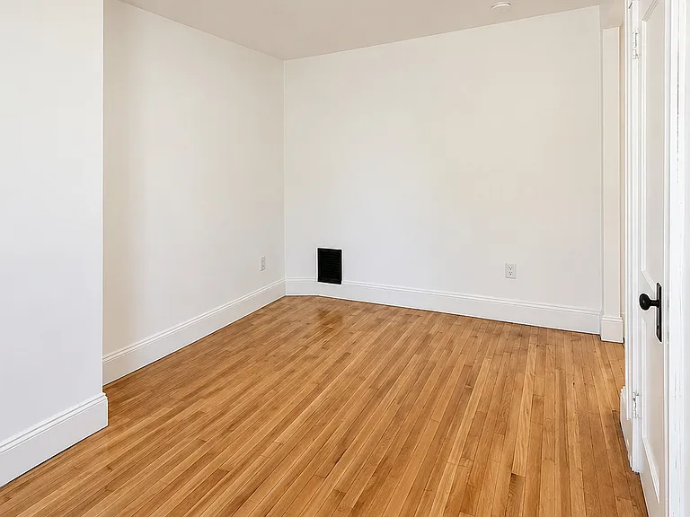 49 Henry St #3 — Photo 7
