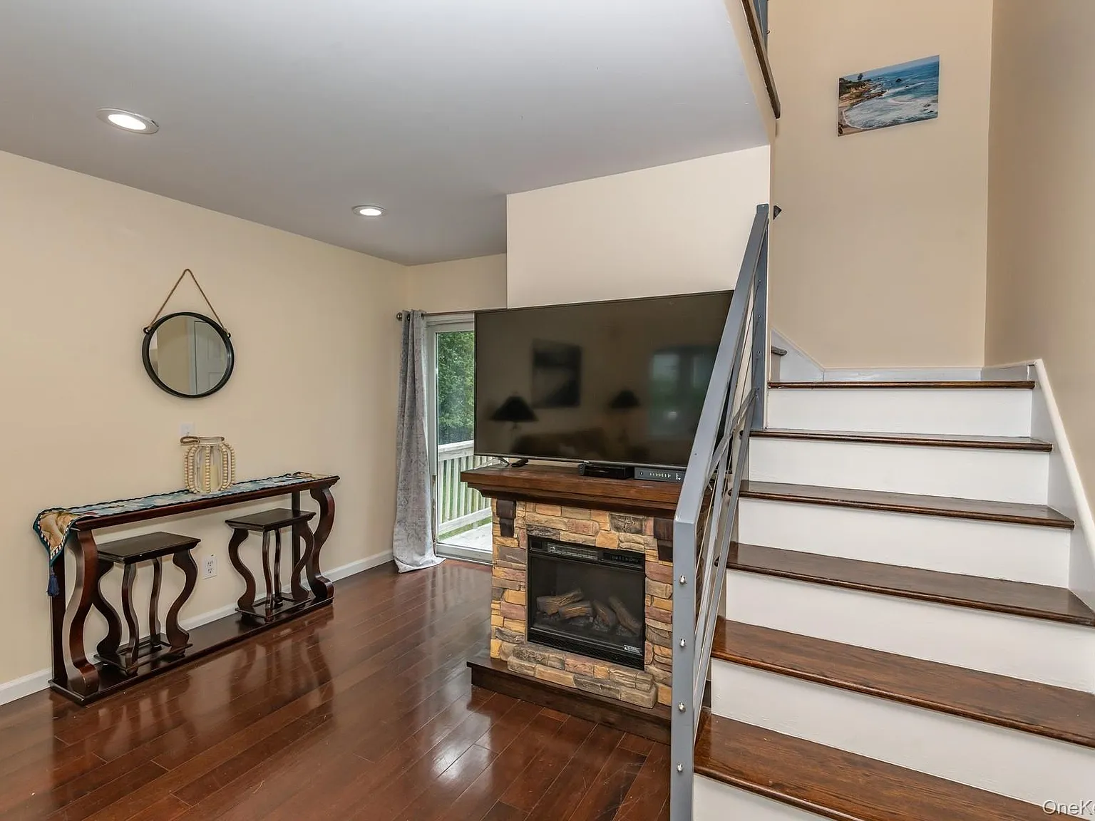 3 bed, 2.0 bath, 2000 sqft, $14,000 — Photo 4