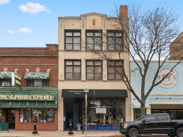 7349 Madison St APT E, Forest Park, IL 60130